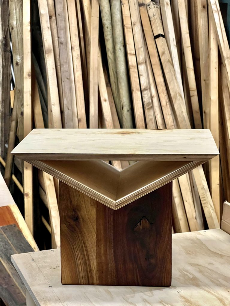 1 Bijzettafel 1 bovenzijde