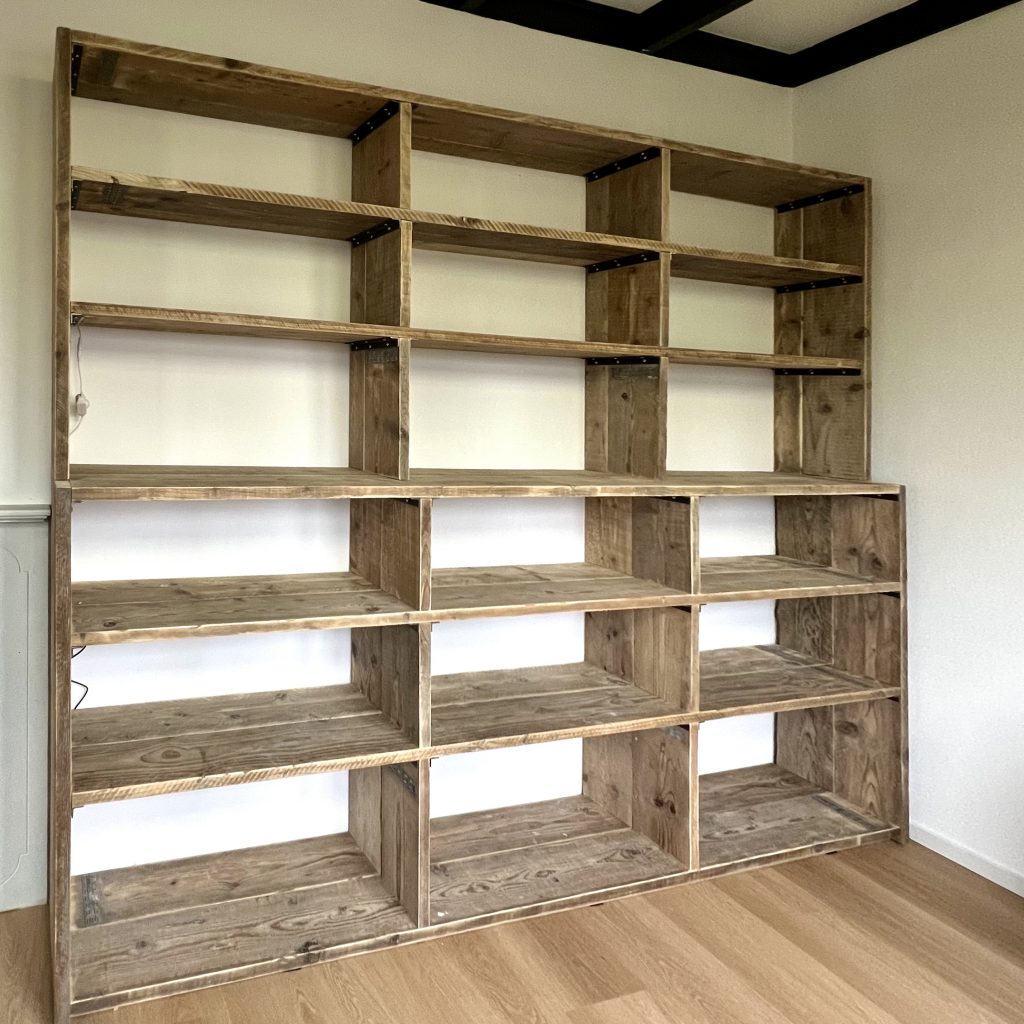 2 Steigerhouten kast leeg